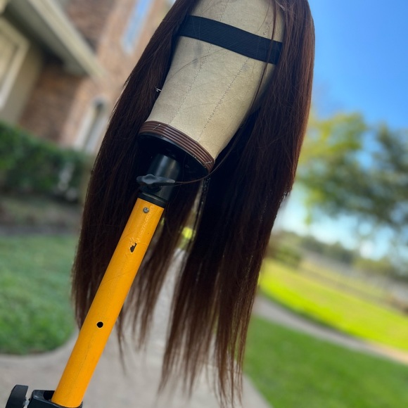 Brown straight closure wig - Picture 7 of 8